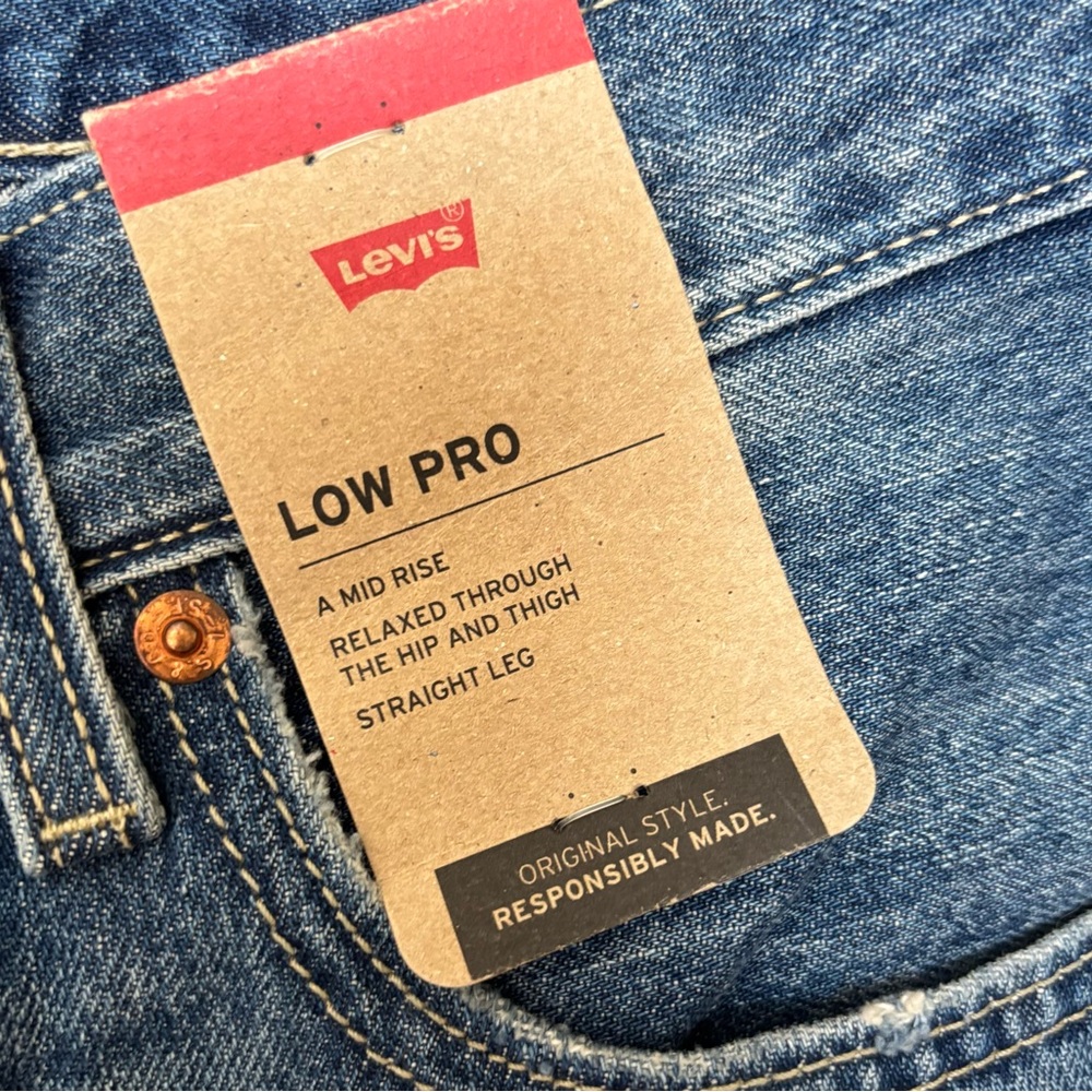 π¦ Levi's Distressed Straight Leg Jeans - Low Pro π¦ - Picture 8 of 14